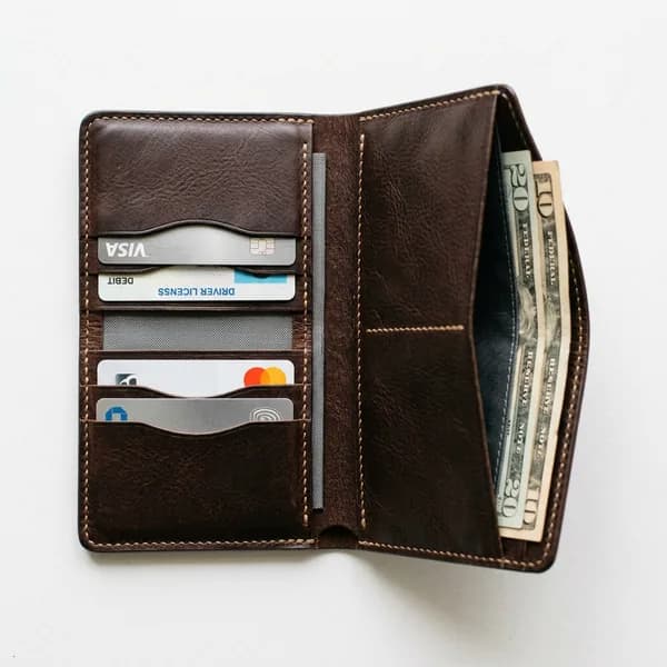 Product detail: Minimalist Wallet for self-care and wellness organizers from Sesoris