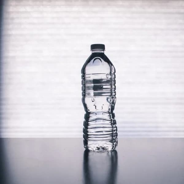 Material detail: Smart Water Bottle for kitchen essentials and kitchen storage from Sesoris