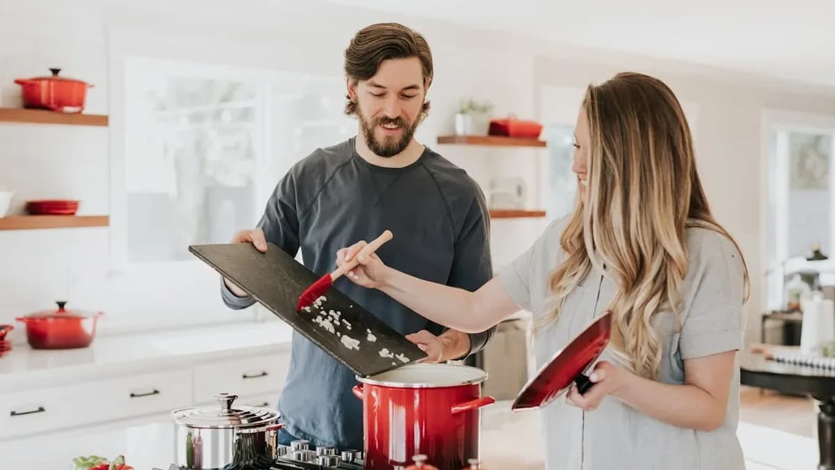 Rak Mesin Cuci: Maksimalkan Area Laundry dengan Penyimpanan Vertikal