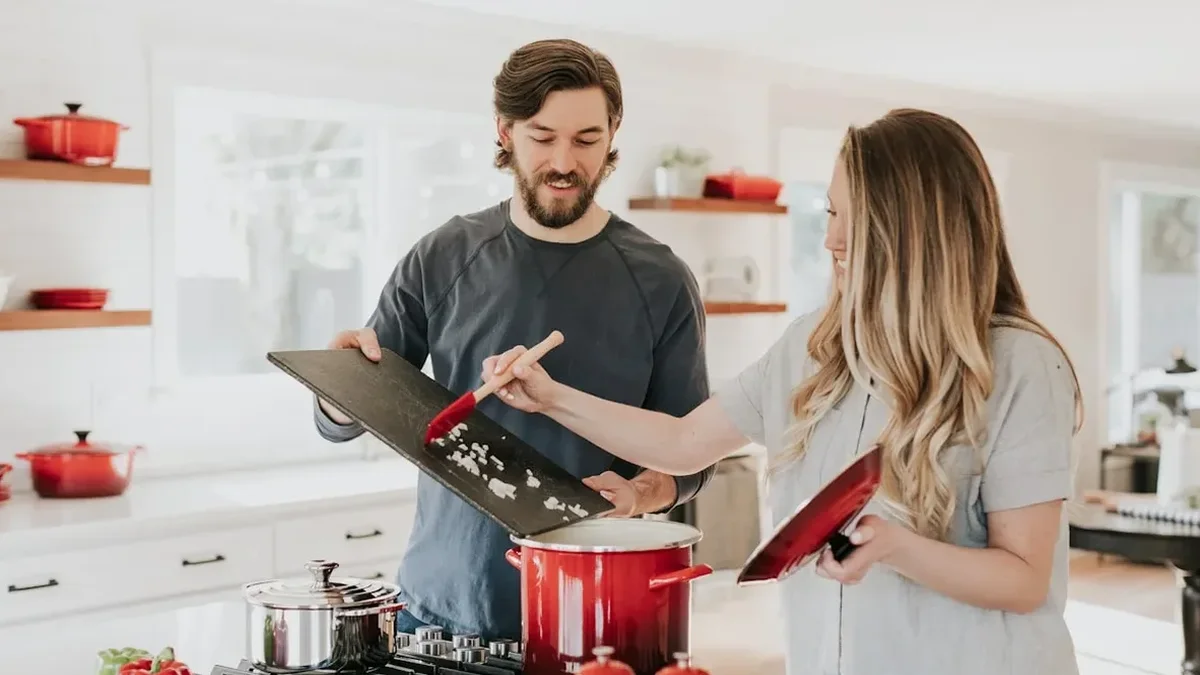Under Bed Storage: Manfaatkan Kolong Tempat Tidur untuk Penyimpanan