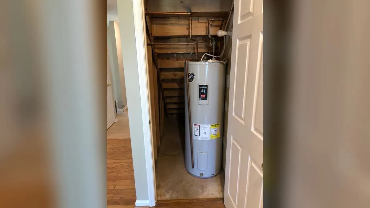 A water heater closet in a Virginia home, with open space kept around the tank. Photo: Famartin / Wikimedia Commons, CC BY-SA 4.0